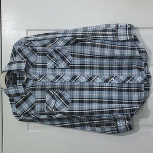 Border Town Pearl Snap Western Shirt Long Tail Form Fit Size Medium